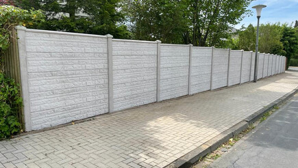 Betonzaun aus dem 2022 in 38440 Wolfsburg Deutschland von Zaunteam Südheide-Altmark.