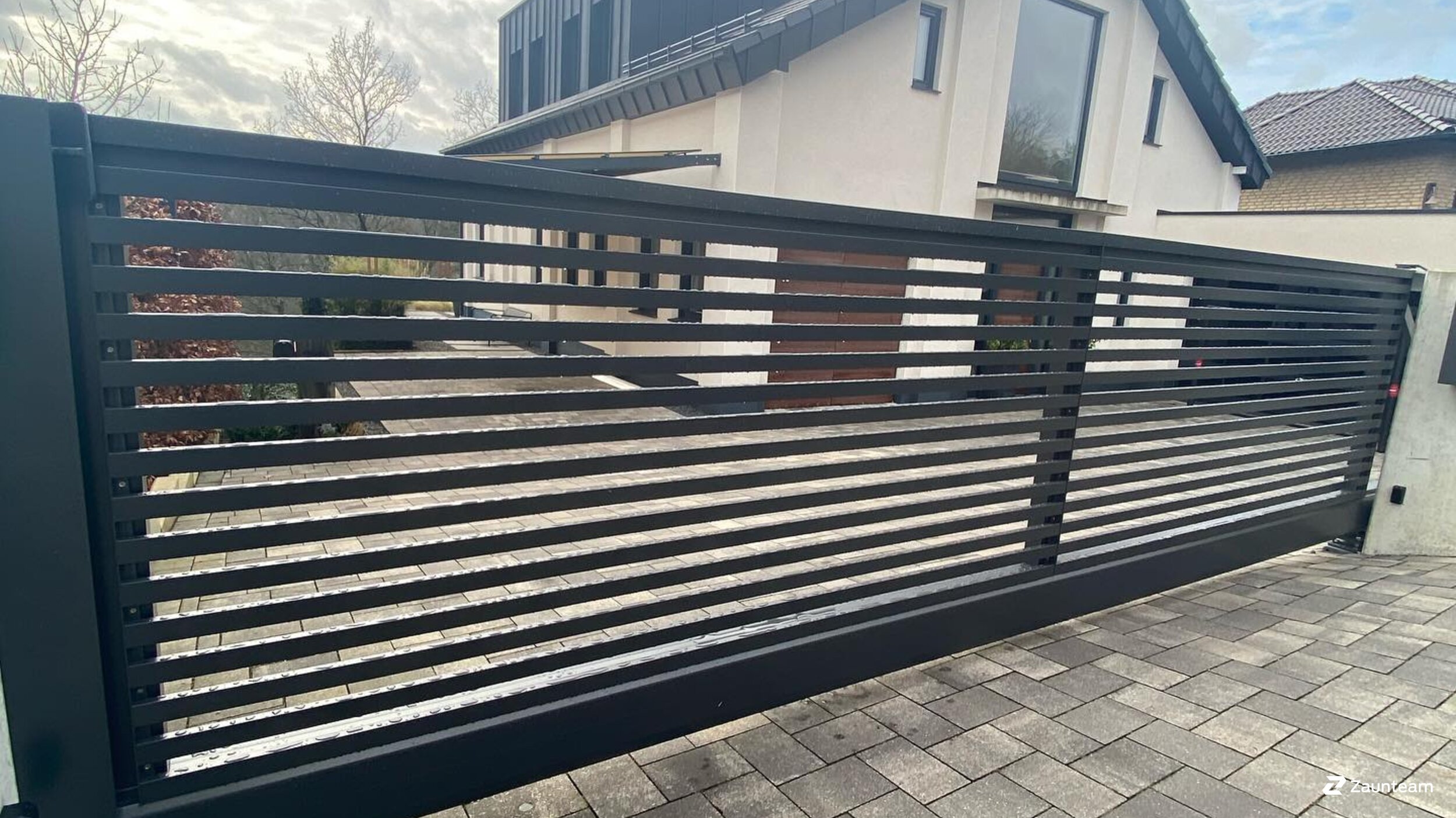 Automatische Tore aus dem 2020 in 59846 Sundern Deutschland von Zaunteam Sauerland.