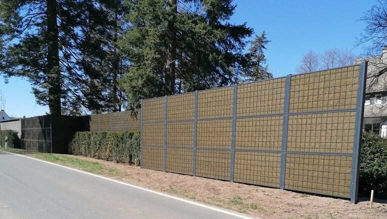 Clôture anti-bruit de 2025 à 59846 Sundern Allemagne de Zaunteam Sauerland.