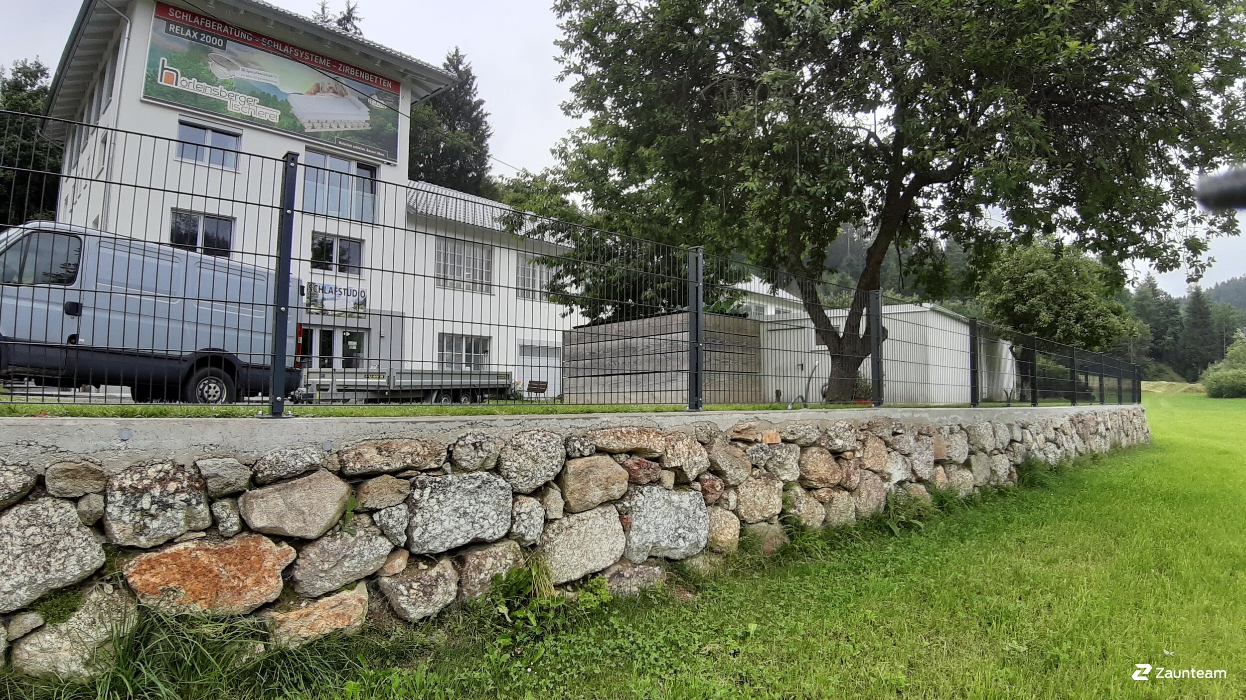 Clôture en panneau double fil de 2021 à 4281 Pabneukirchen Autriche de Zaunteam Unteres-Mühlviertel.