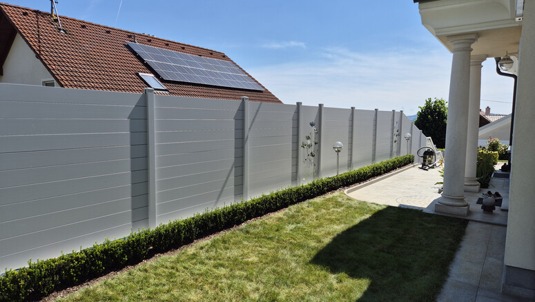 Aluminium Sichtschutz aus dem 2025 in 4020 Freistadt Österreich von Zaunteam Unteres-Mühlviertel.