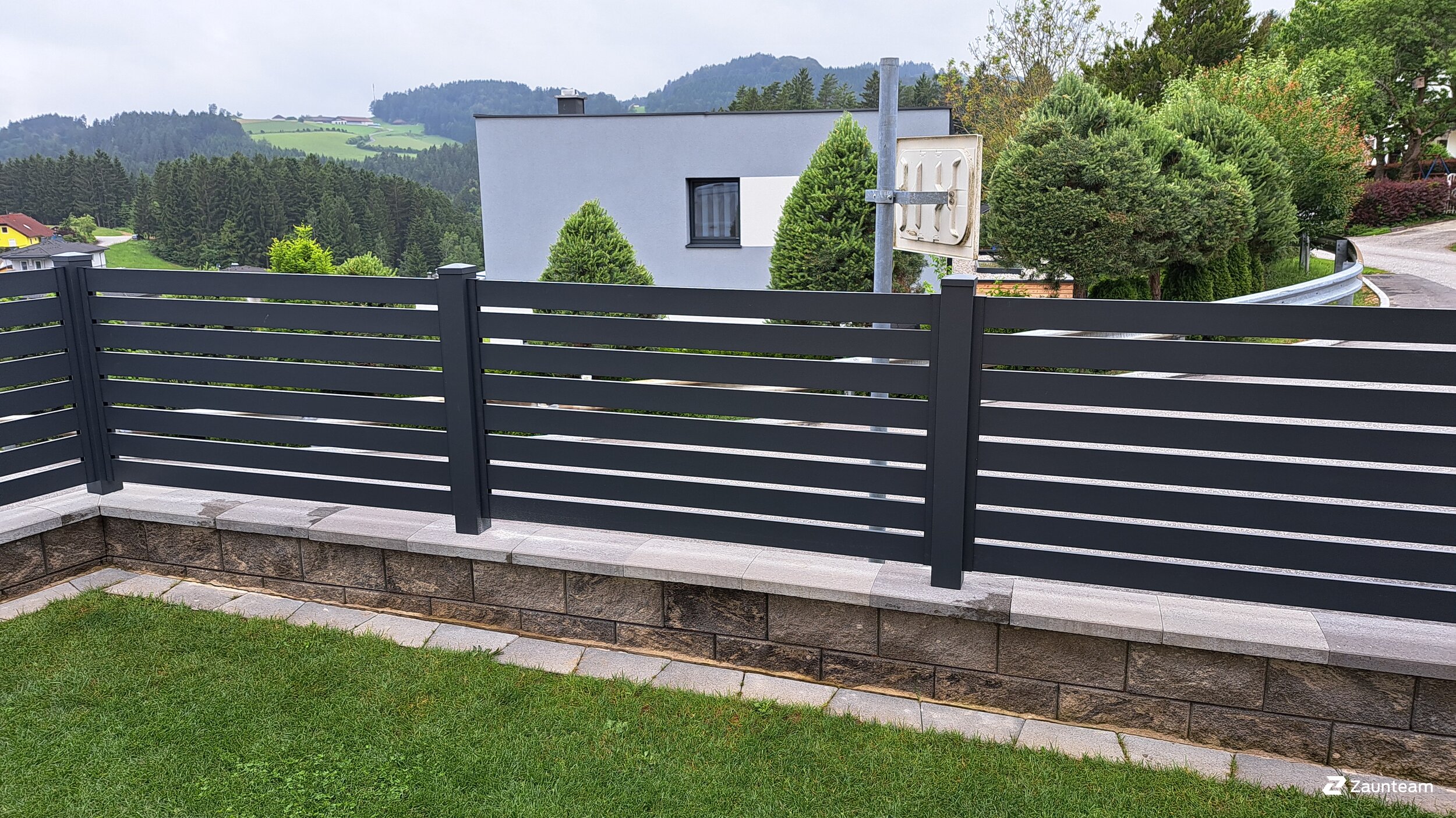 Aluminium Sichtschutz aus dem 2025 in 4280 Königswiesen Österreich von Zaunteam Unteres-Mühlviertel.