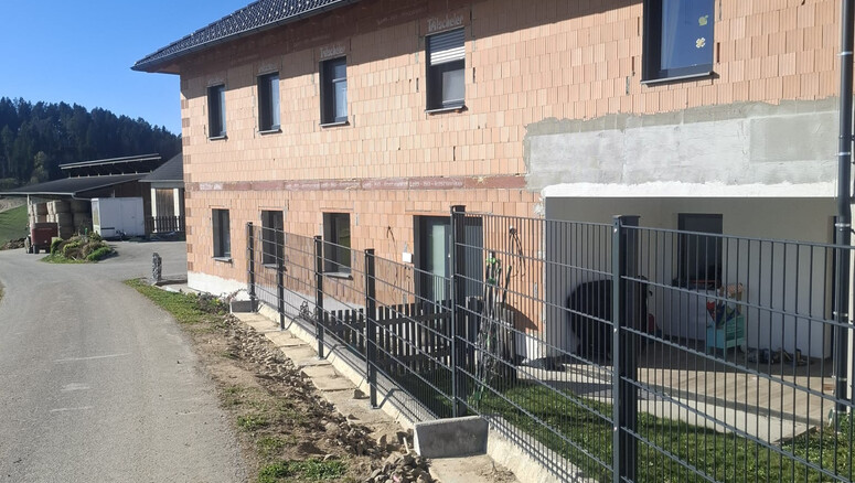 Doppelstabmattenzaun aus dem 2026 in 4283 Bad Zell Österreich von Zaunteam Unteres-Mühlviertel.