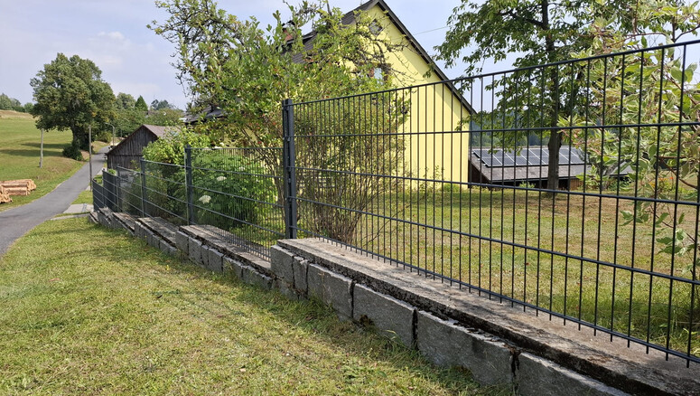 Doppelstabmattenzaun aus dem 2026 in 3973 Karlstift Österreich von Zaunteam Unteres-Mühlviertel.