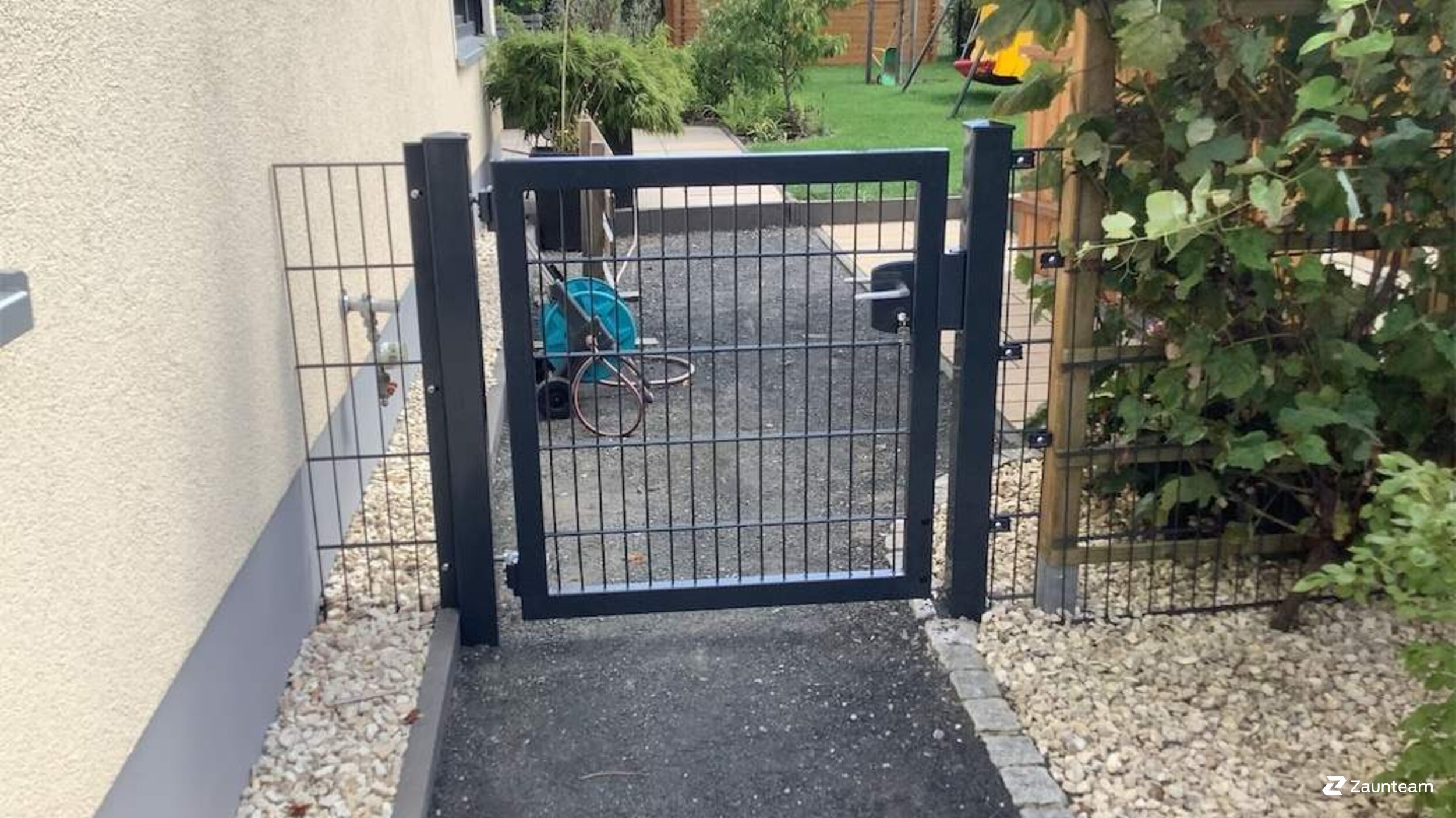 Doppelstabmattenzaun aus dem 2023 in 04416 Markkleeberg Deutschland von Zaunteam Leipzig.