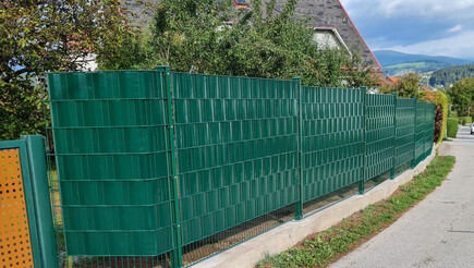 Protection brise-vue en tressage de 2022 à 9560 Feldkirchen Autriche de Zaunteam Kärnten-Ost.