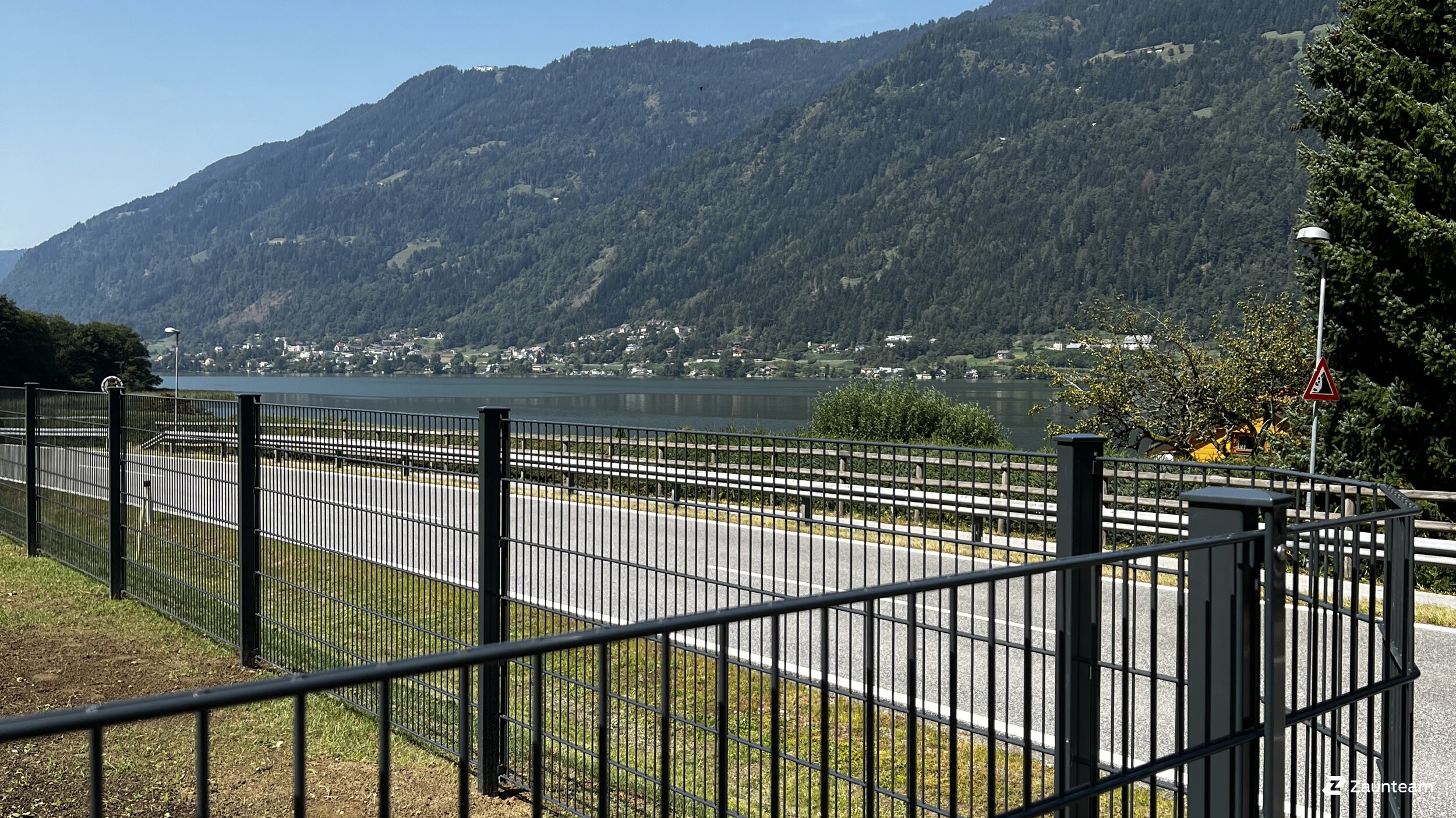Doppelstabmattenzaun aus dem 2023 in 9570 Ossiach Österreich von Zaunteam Kärnten-Ost.