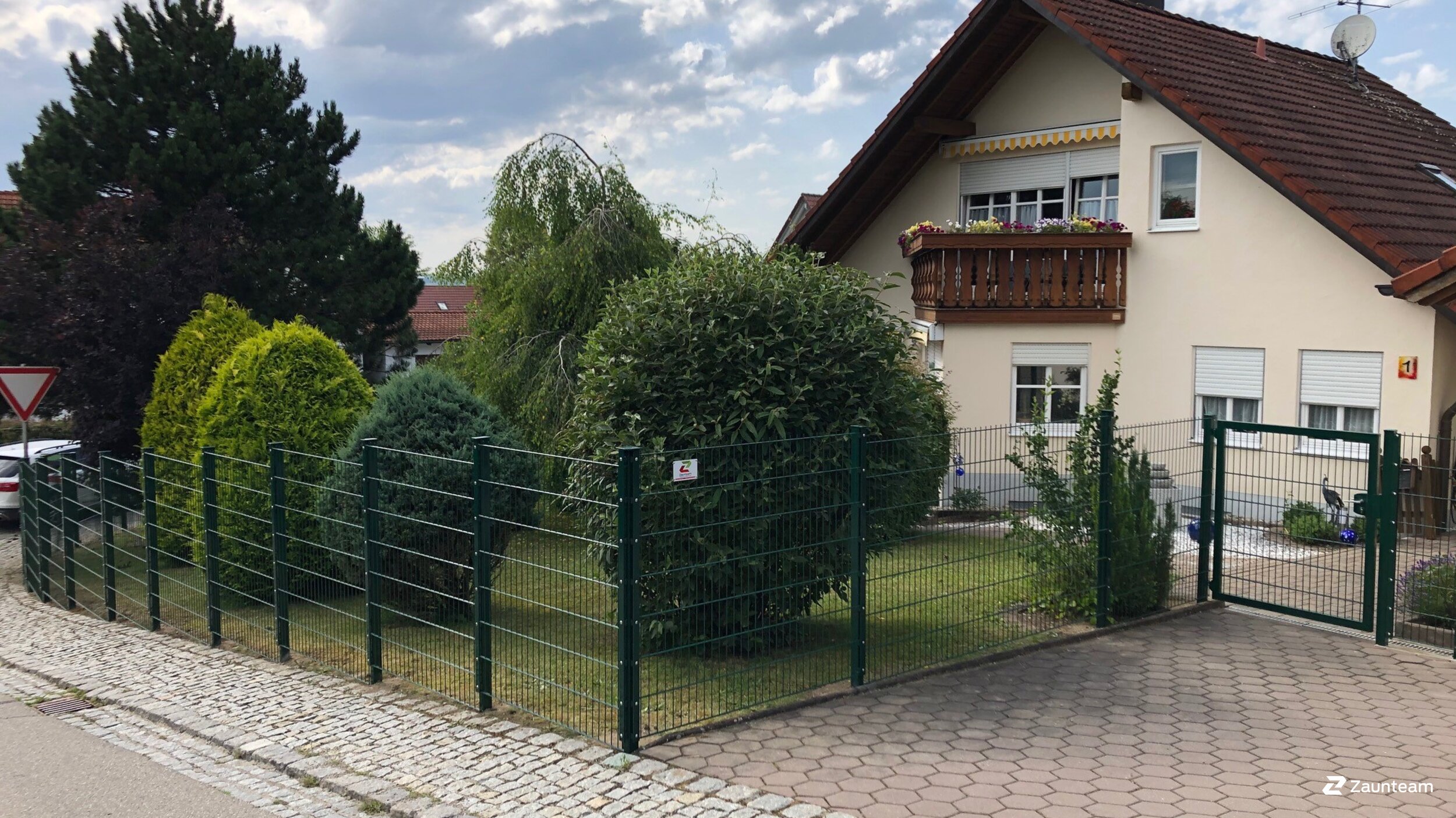 Doppelstabmattenzaun aus dem 2020 in 87757 Kirchheim in Schwaben Deutschland von Zaunteam Allgäu.