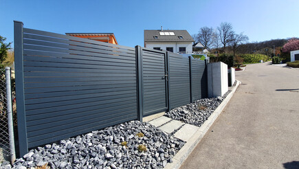 Aluminium Sichtschutz aus dem 2020 in 8184 Bachenbülach Schweiz von Zaunteam Zürich-Unterland.