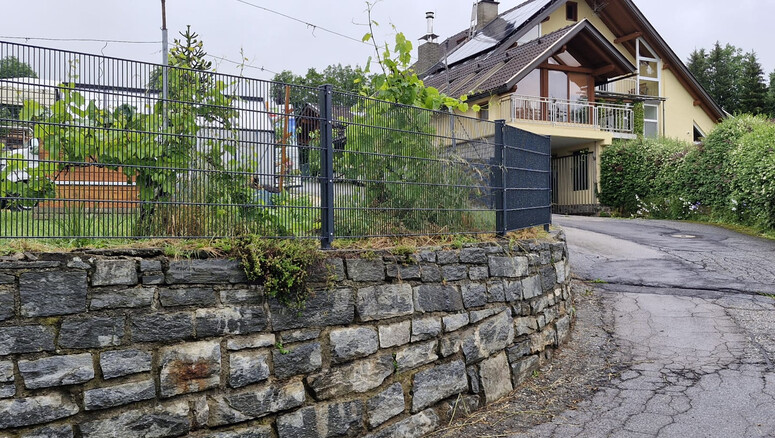 Doppelstabmattenzaun aus dem 2026 in 9541 Einöde Österreich von Zaunteam Kärnten-Mitte.
