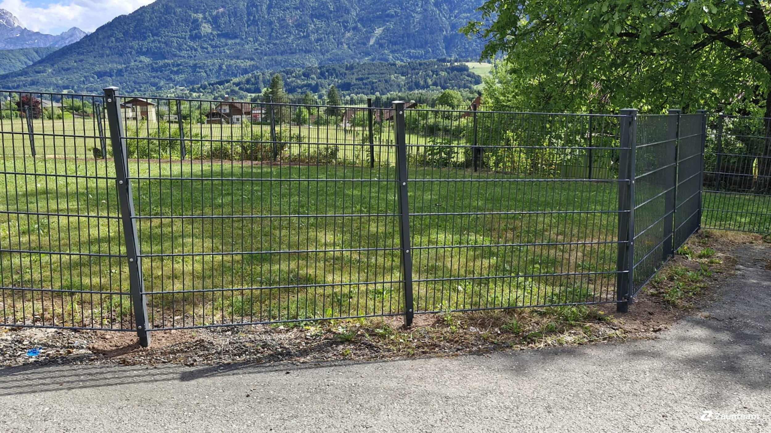 Doppelstabmattenzaun aus dem 2026 in 9601 Arnoldstein Österreich von Zaunteam Kärnten-Mitte.