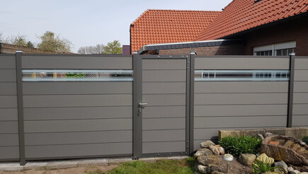 Protection brise-vue en matière plastique de 2021 à 26340 Fuhrenkamp Allemagne de Zaunteam Friesische-Wehde.