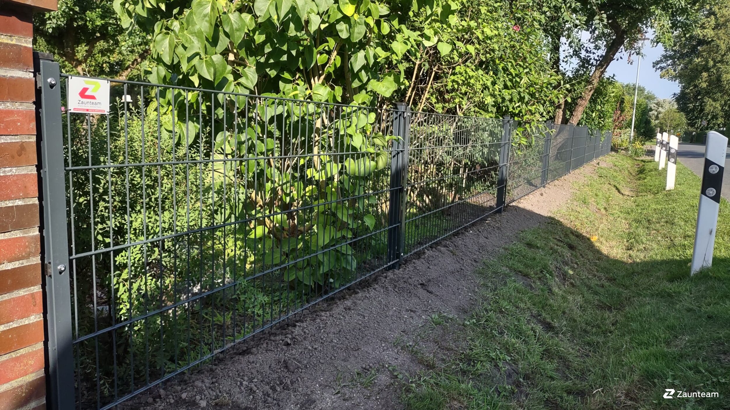 Doppelstabmattenzaun aus dem 2023 in 26121 Oldenburg Deutschland von Zaunteam Friesische-Wehde.