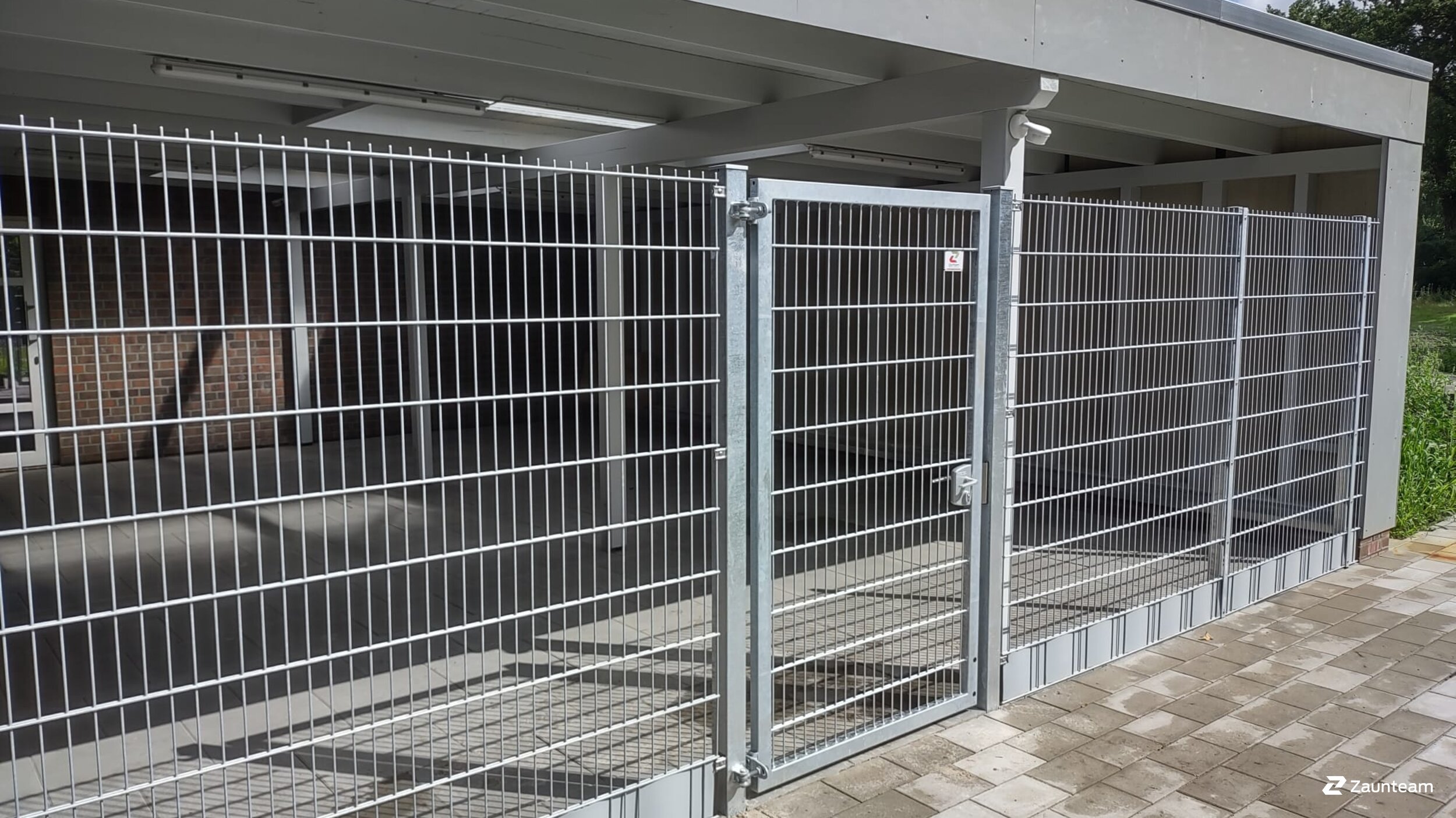 Doppelstabmattenzaun aus dem 2023 in 26340 Zetel Deutschland von Zaunteam Friesische-Wehde.