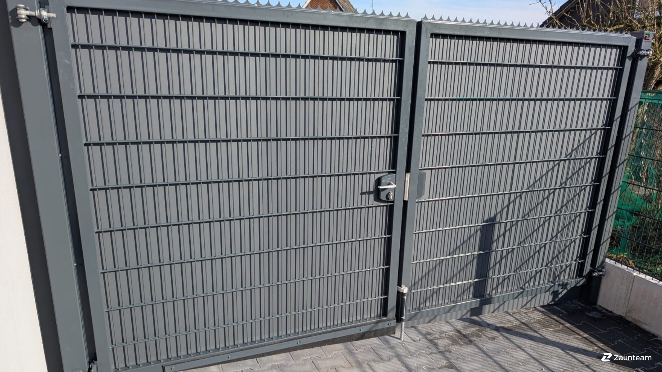 Doppelstabmattenzaun aus dem 2025 in 26340 Zetel Deutschland von Zaunteam Friesische-Wehde.