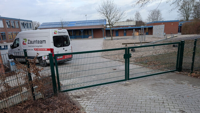 Doppelstabmattenzaun aus dem 2025 in 26349 Jade Deutschland von Zaunteam Friesische-Wehde.