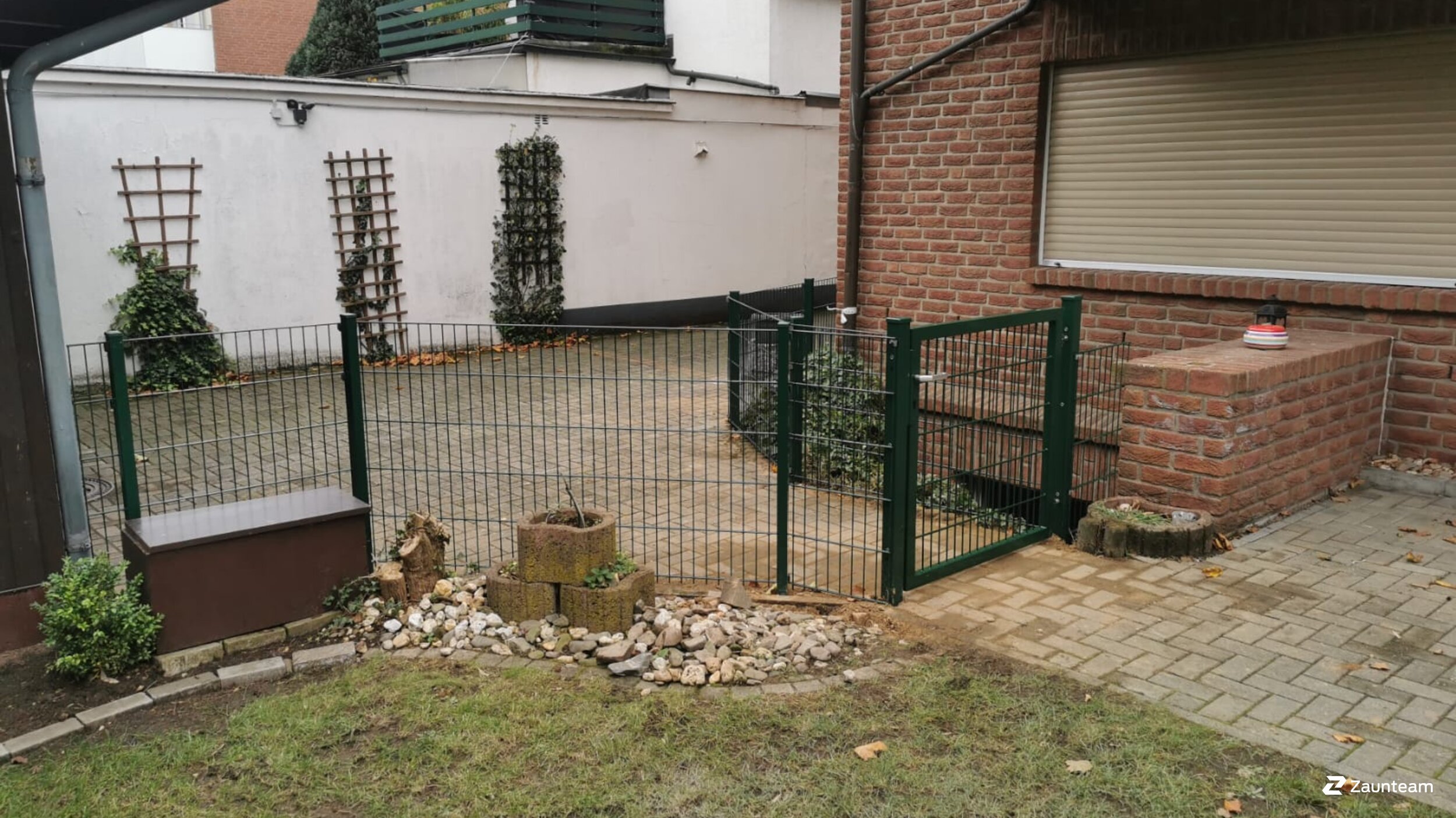 Doppelstabmattenzaun aus dem 2020 in 40724 Hilden Deutschland von Franchise AG.