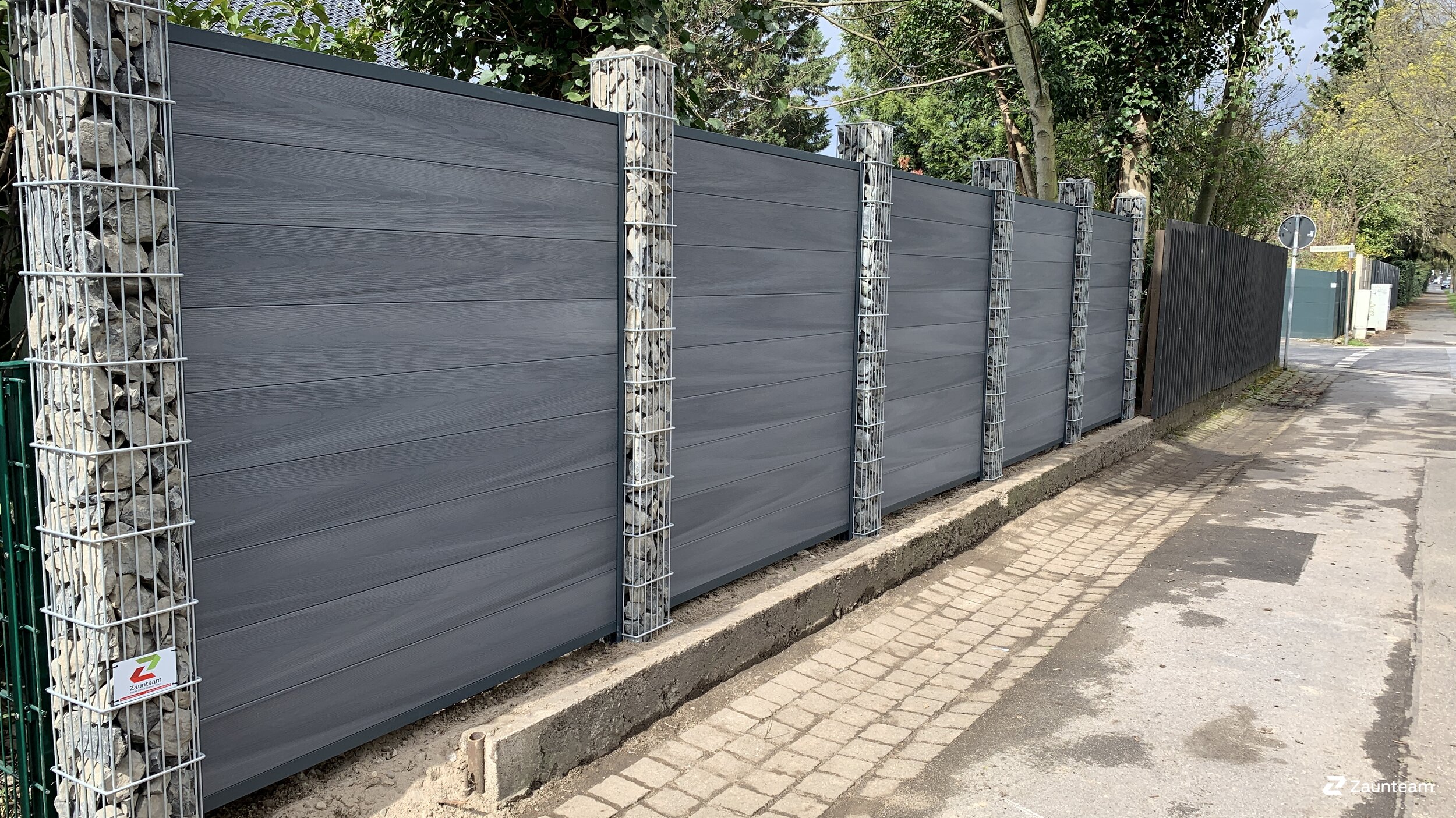 WPC Sichtschutz aus dem 2021 in 40764 Langenfeld Deutschland von Franchise AG.