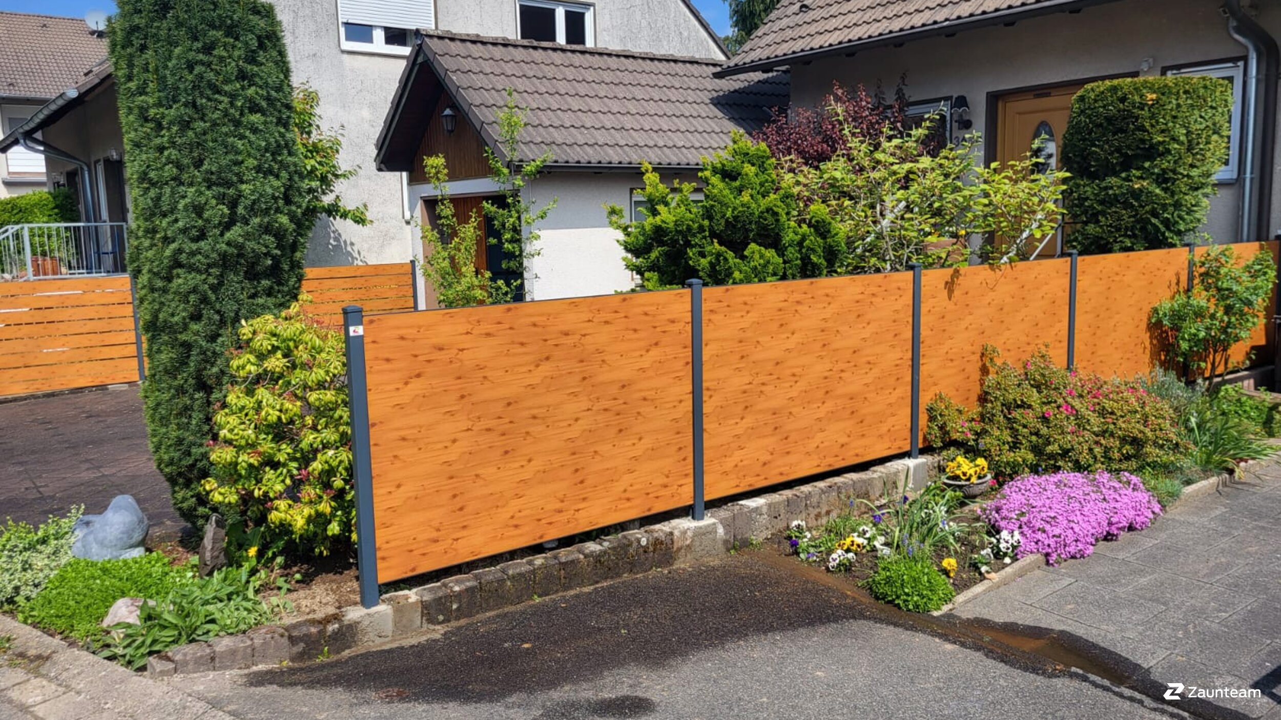 Aluminium Sichtschutz aus dem 2022 in 51381 Leverkusen Deutschland von Franchise AG.