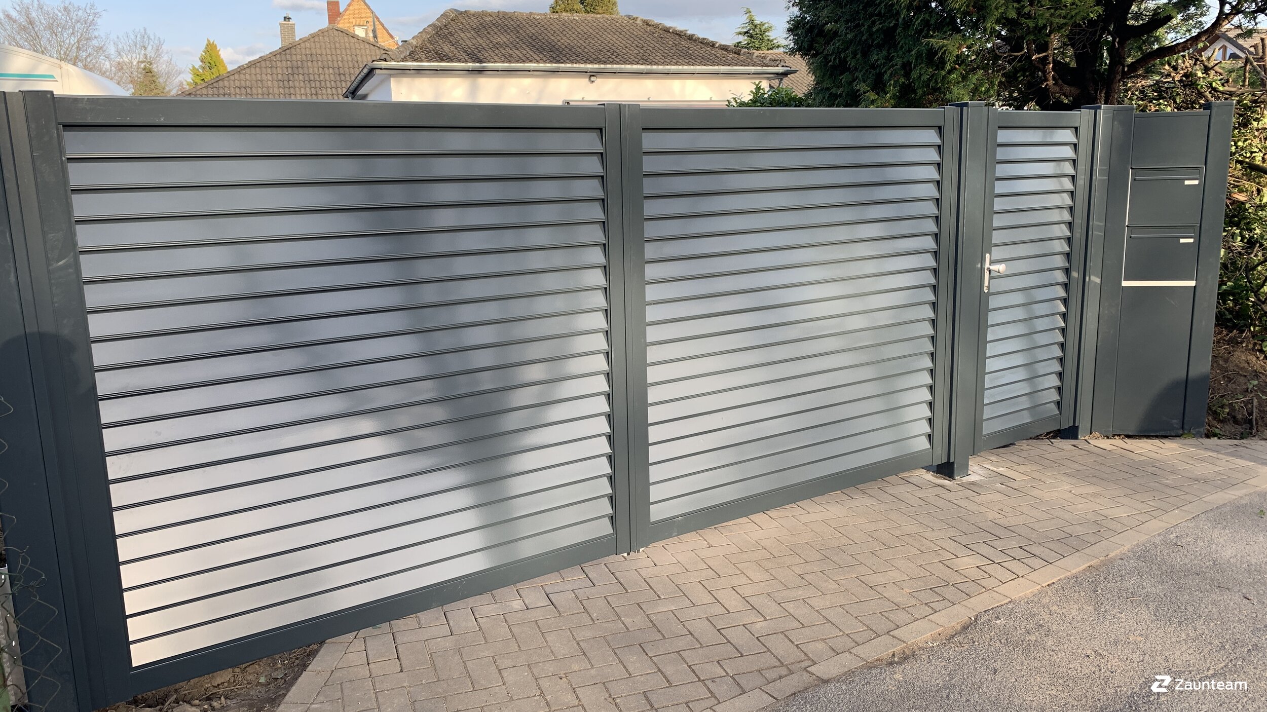 Aluzaun aus dem 2021 in 40764 Langenfeld Deutschland von Franchise AG.