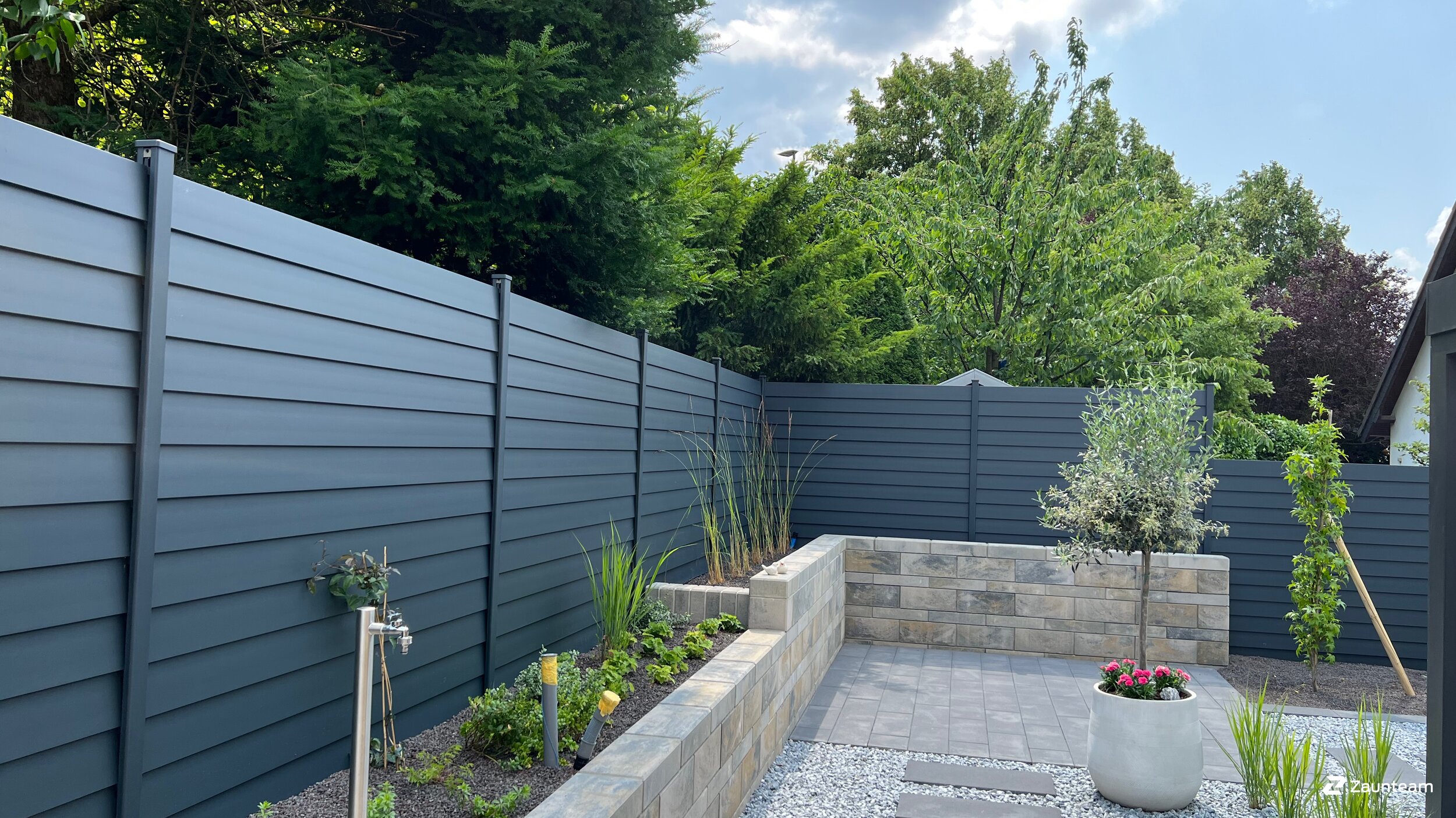 Aluminium Sichtschutz aus dem 2023 in 42659 Solingen Deutschland von Franchise AG.