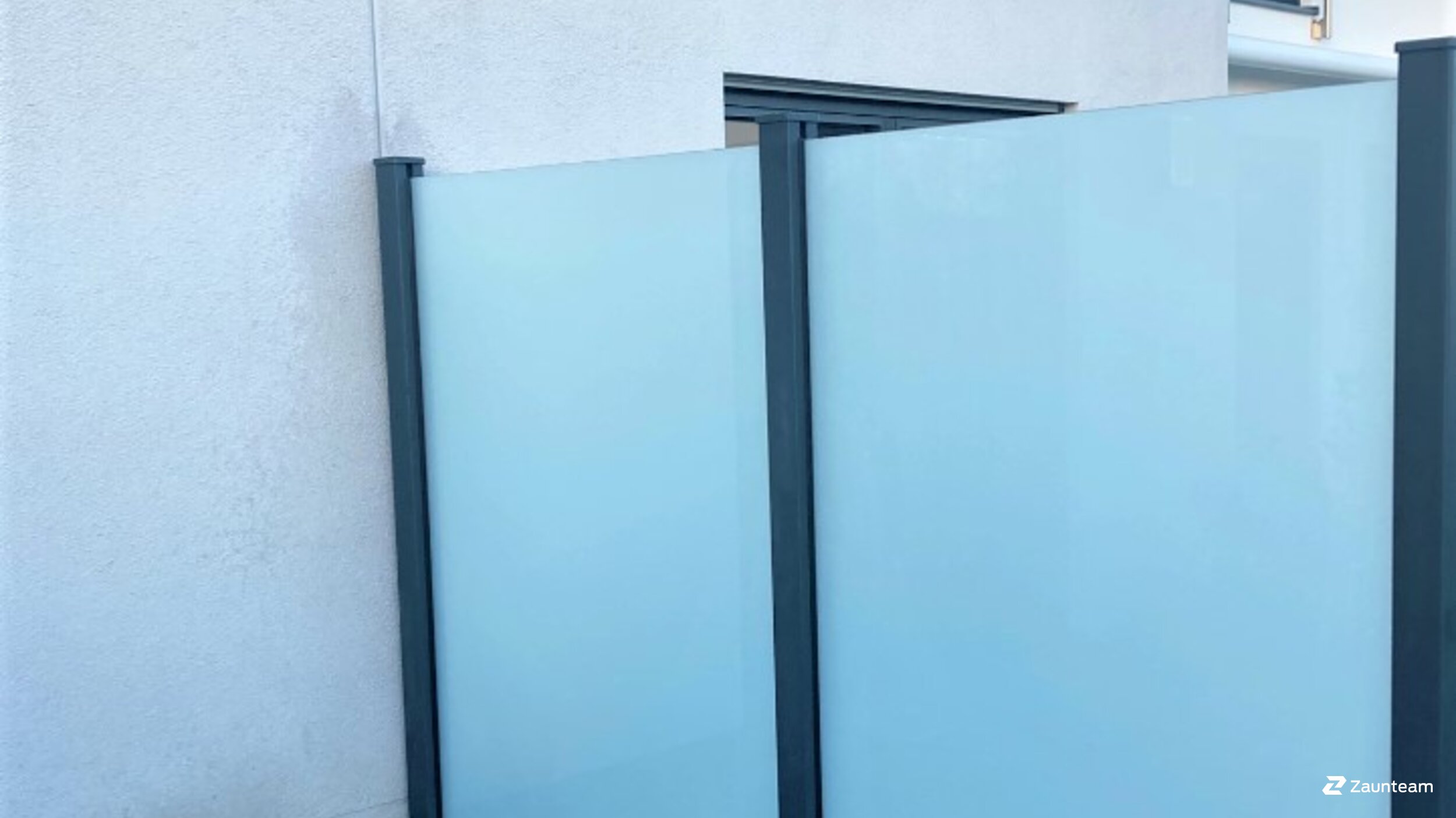 Protection brise-vue vitrée de 2022 à 86316 Friedberg Allemagne de Zaunteam Schwaben-Nord.