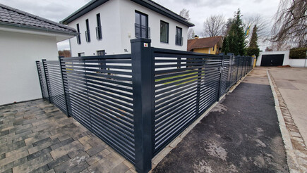 Aluminium Sichtschutz aus dem 2023 in 86356 Neusäß Deutschland von Zaunteam Schwaben-Nord.