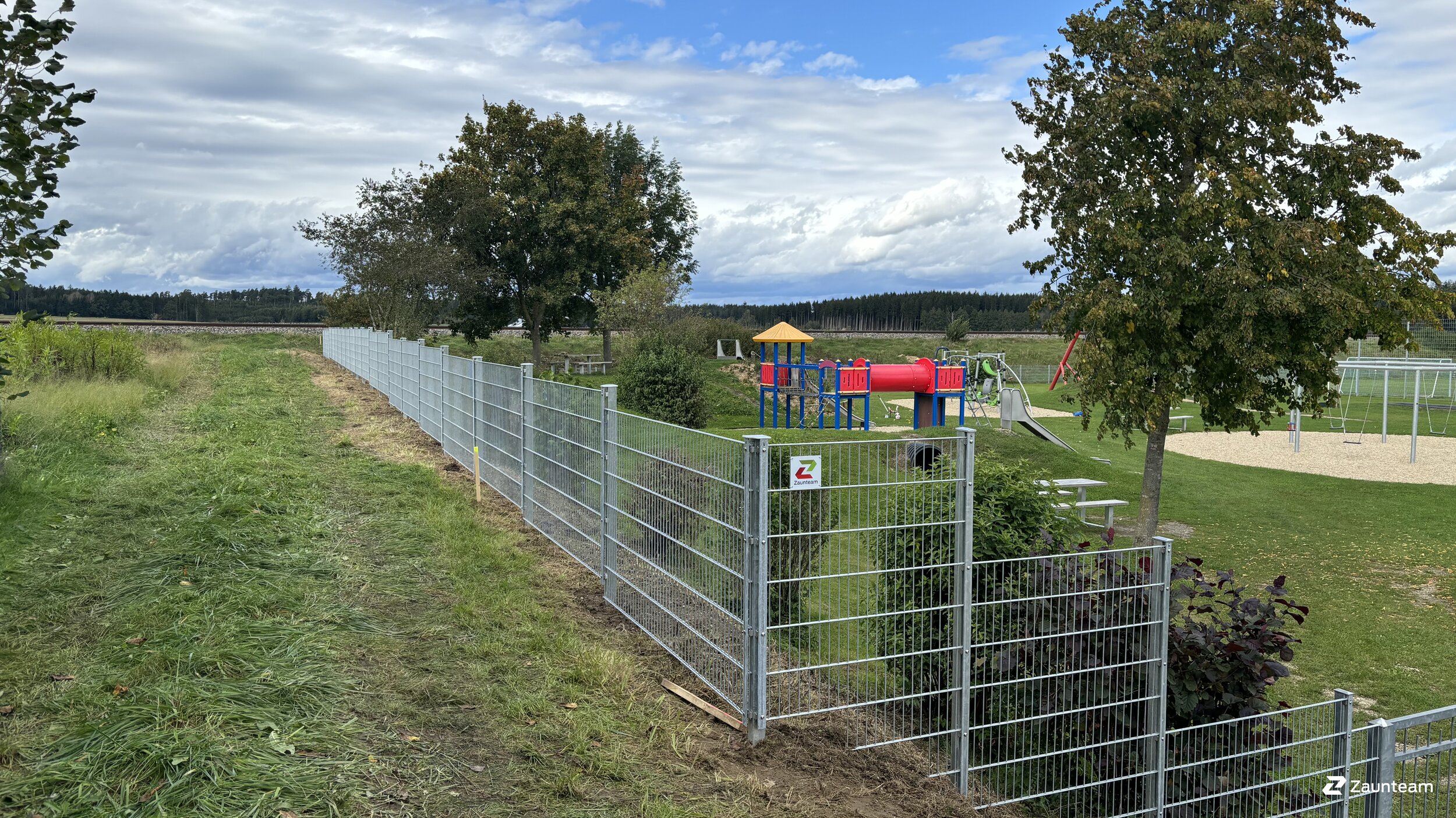 Clôture en panneau double fil de 2024 à 86551 Walchshofen Allemagne de Zaunteam Schwaben-Nord.