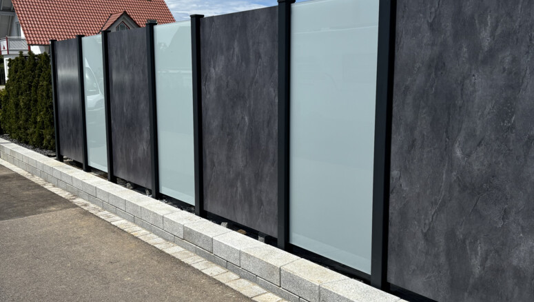 Keramik Sichtschutz aus dem 2025 in 86663 Asbach Bäumenheim Deutschland von Zaunteam Schwaben-Nord.