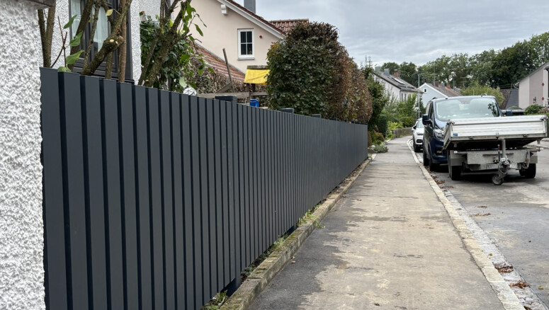 Aluminium Sichtschutz aus dem 2025 in 86316 Derching Deutschland von Zaunteam Schwaben-Nord.