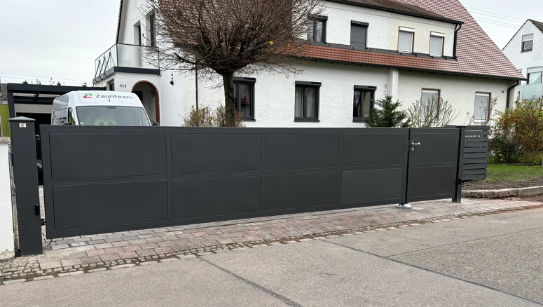 Aluminium Sichtschutz aus dem 2024 in 86165 Augsburg Deutschland von Zaunteam Schwaben-Nord.