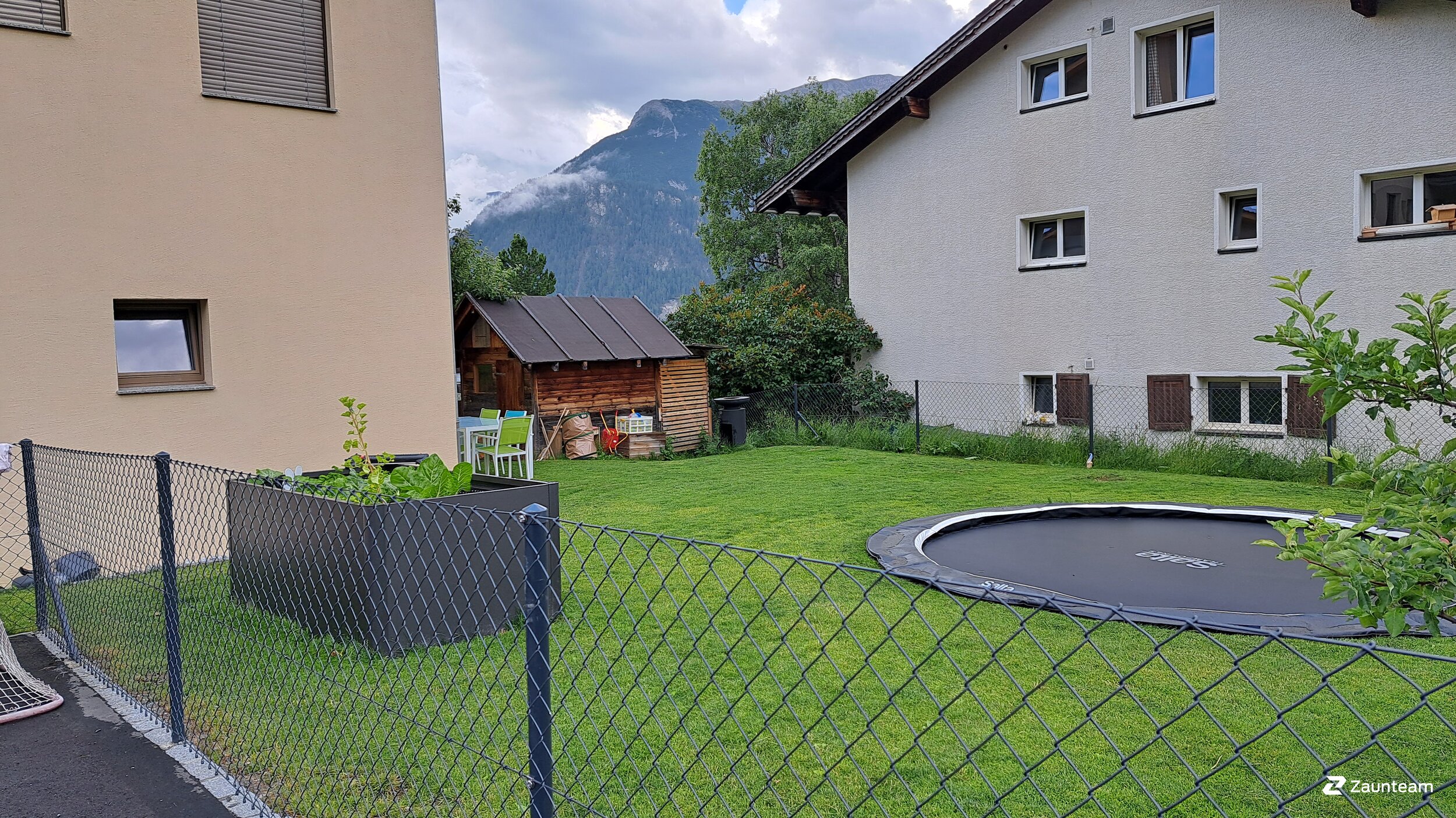 Maschendrahtzaun aus dem 2022 in 7554 Sent Schweiz von Zaunteam Engadin.