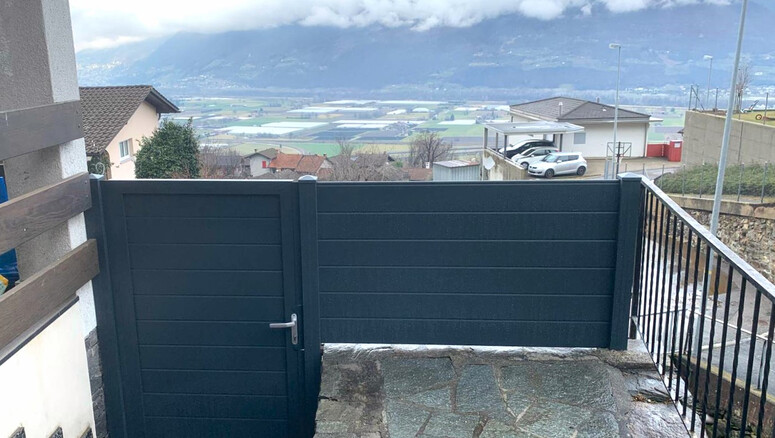 Aluminium Sichtschutz aus dem 2025 in 6528 Camorino Schweiz von Zaunteam Engadin.