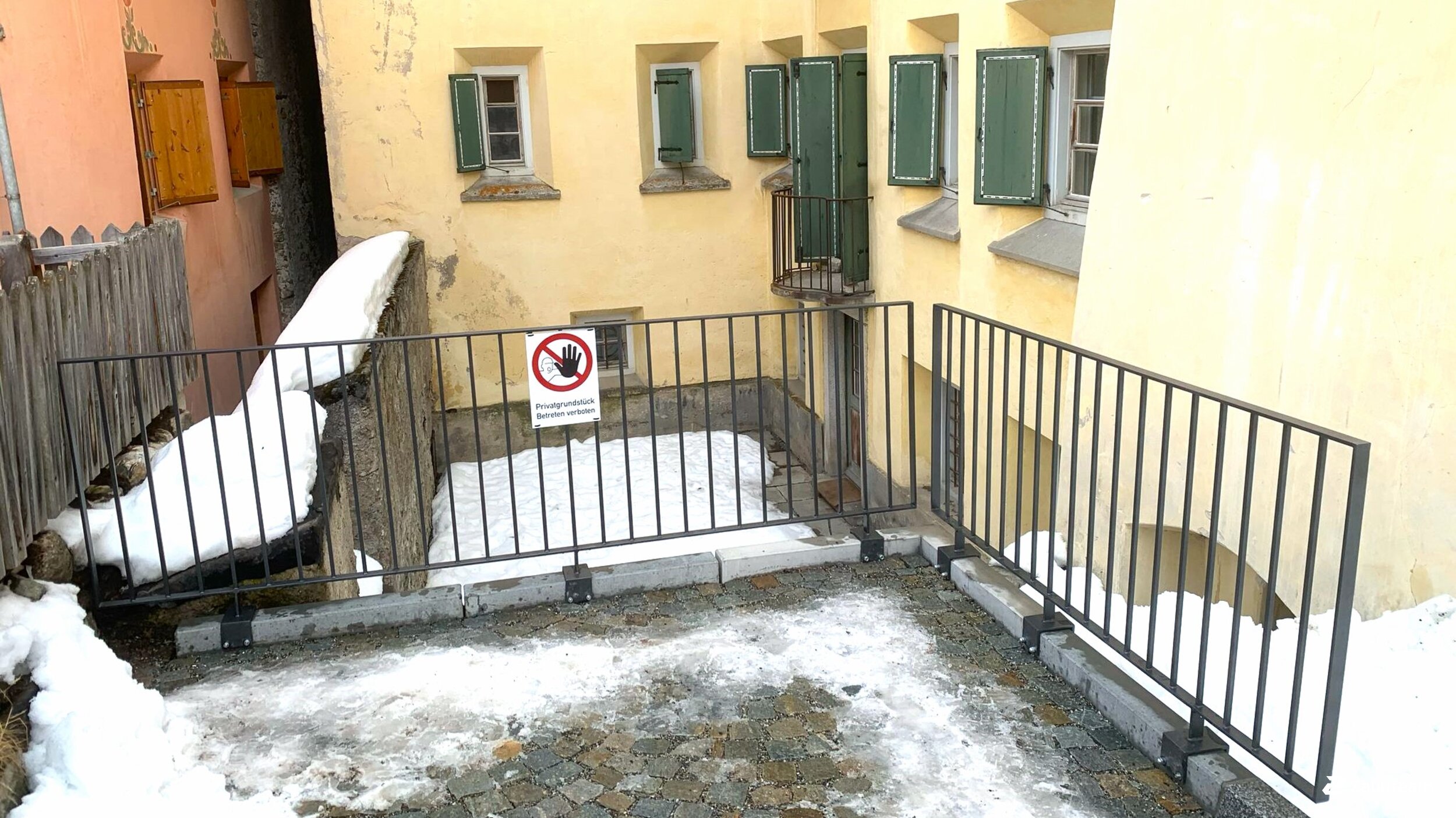 Geländer und Handläufe aus dem 2025 in 7524 Zuoz Schweiz von Zaunteam Engadin.