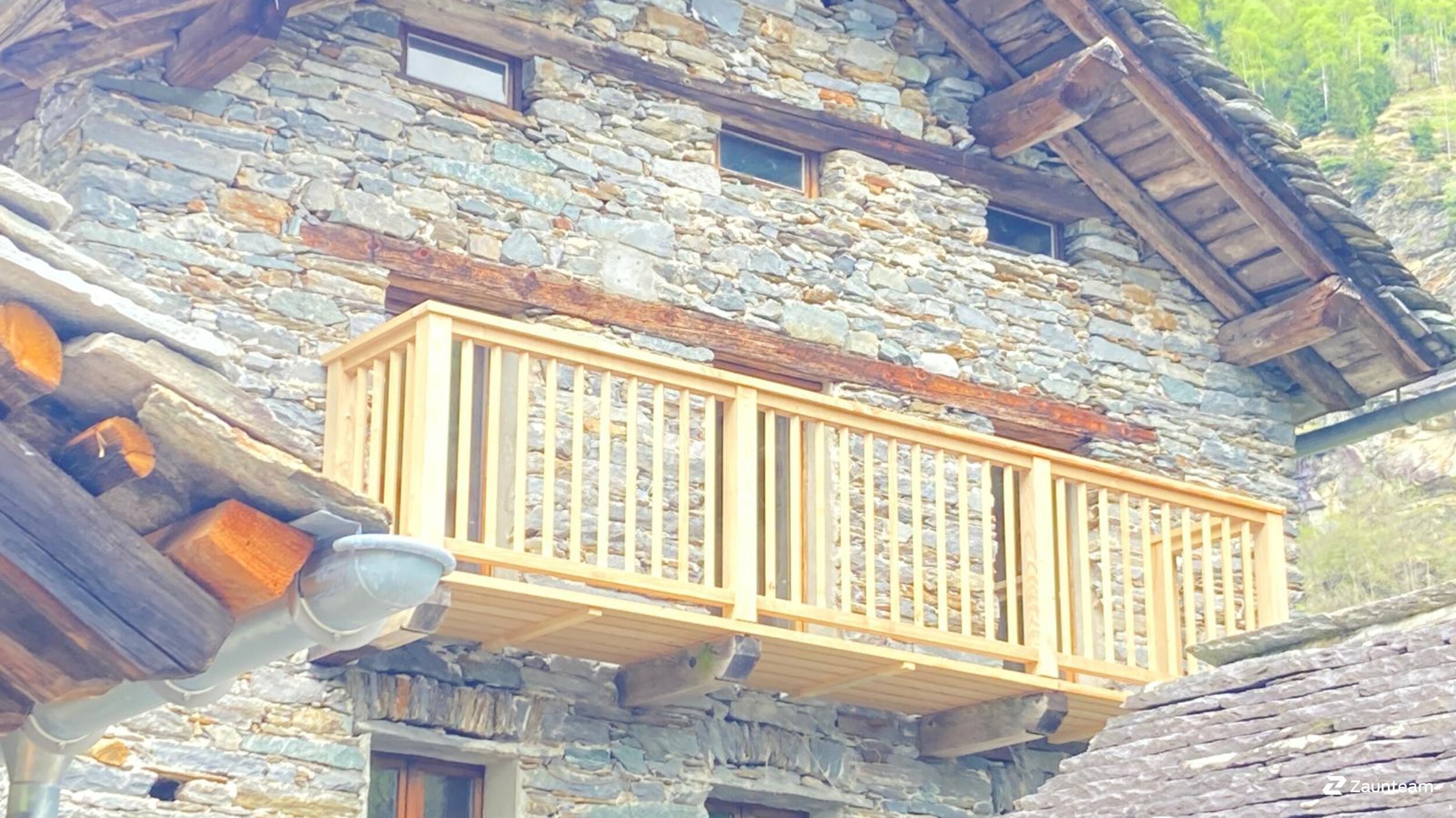 Geländer und Handläufe aus dem 2025 in 6546 Cauco Schweiz von Zaunteam Engadin.