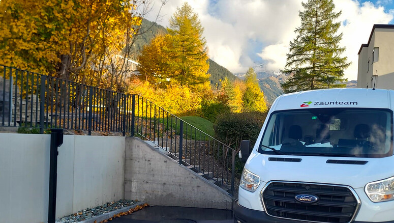 Garde-corps et main-courantes de 2024 à 7460 Savognin Suisse de Zaunteam Engadin.