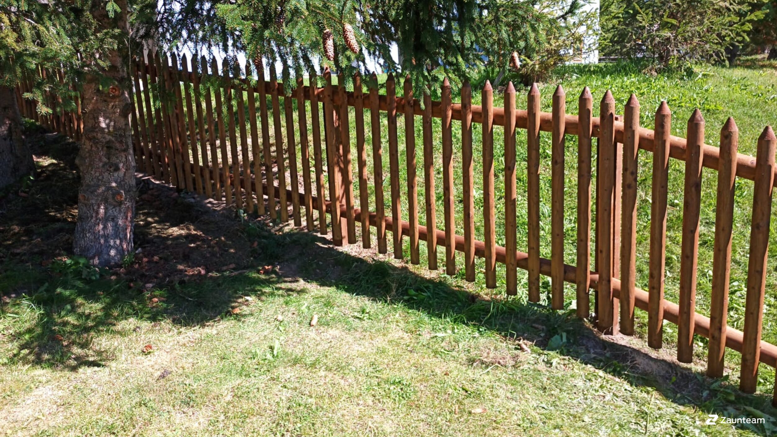 Palisadenzaun aus dem 2025 in 7503  Samedan Schweiz von Zaunteam Engadin.