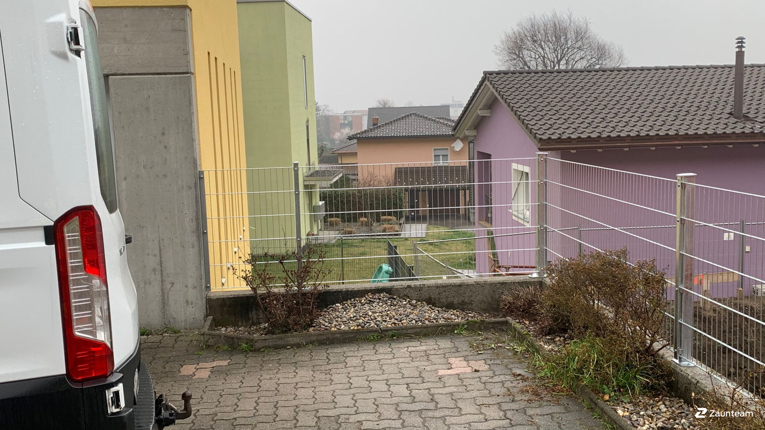 Clôture en panneau double fil de 2026 à 6528 Camorino Suisse de Zaunteam Engadin.