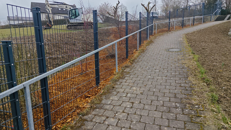 Doppelstabmattenzaun aus dem 2025 in 74585 Rot am See Deutschland von Zaunteam Schwäbisch Hall.