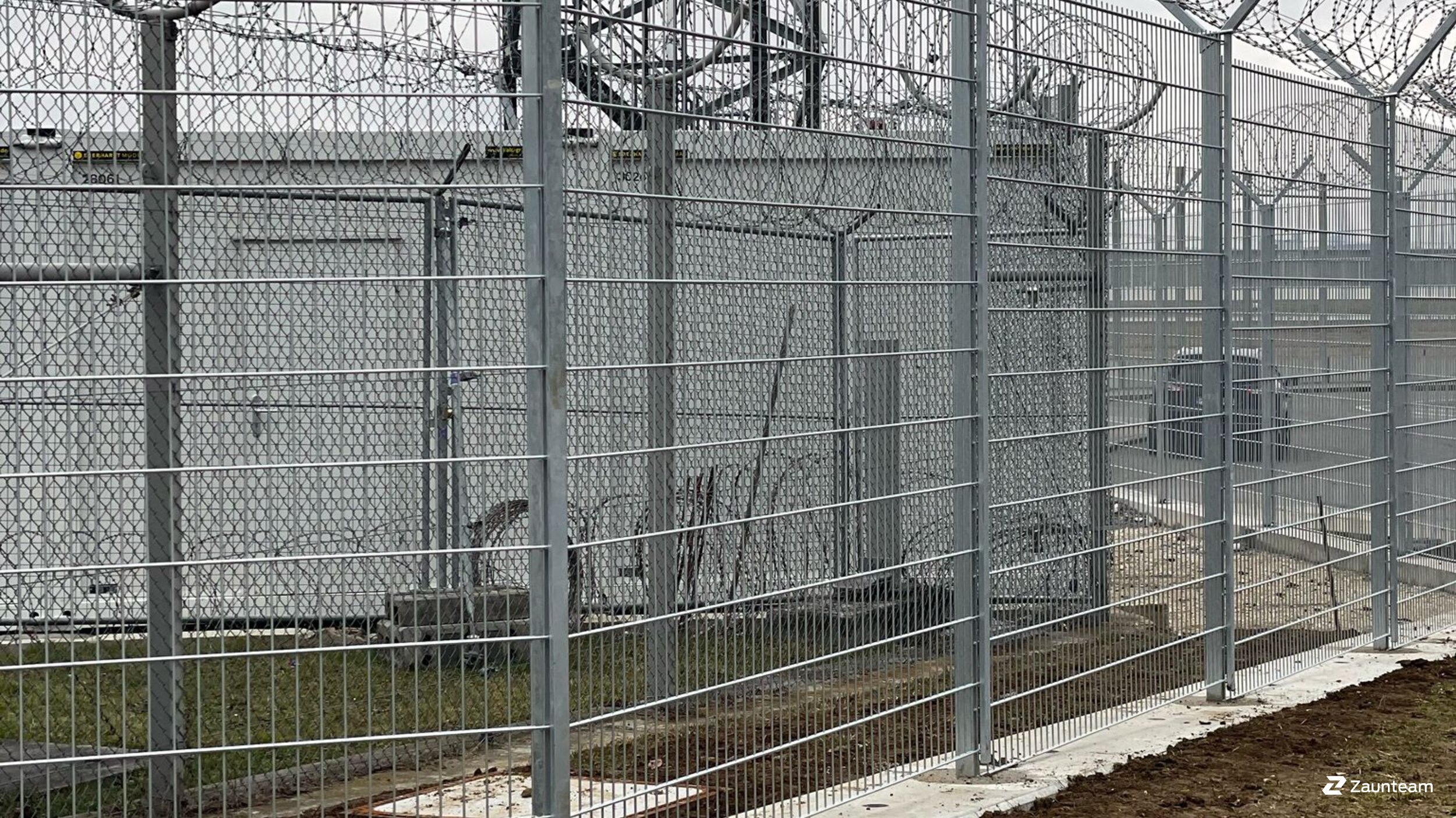 Doppelstabmattenzaun aus dem 2025 in 70629 Stuttgart Schweiz von Zaunteam Fenzhöfe Oberwälden.