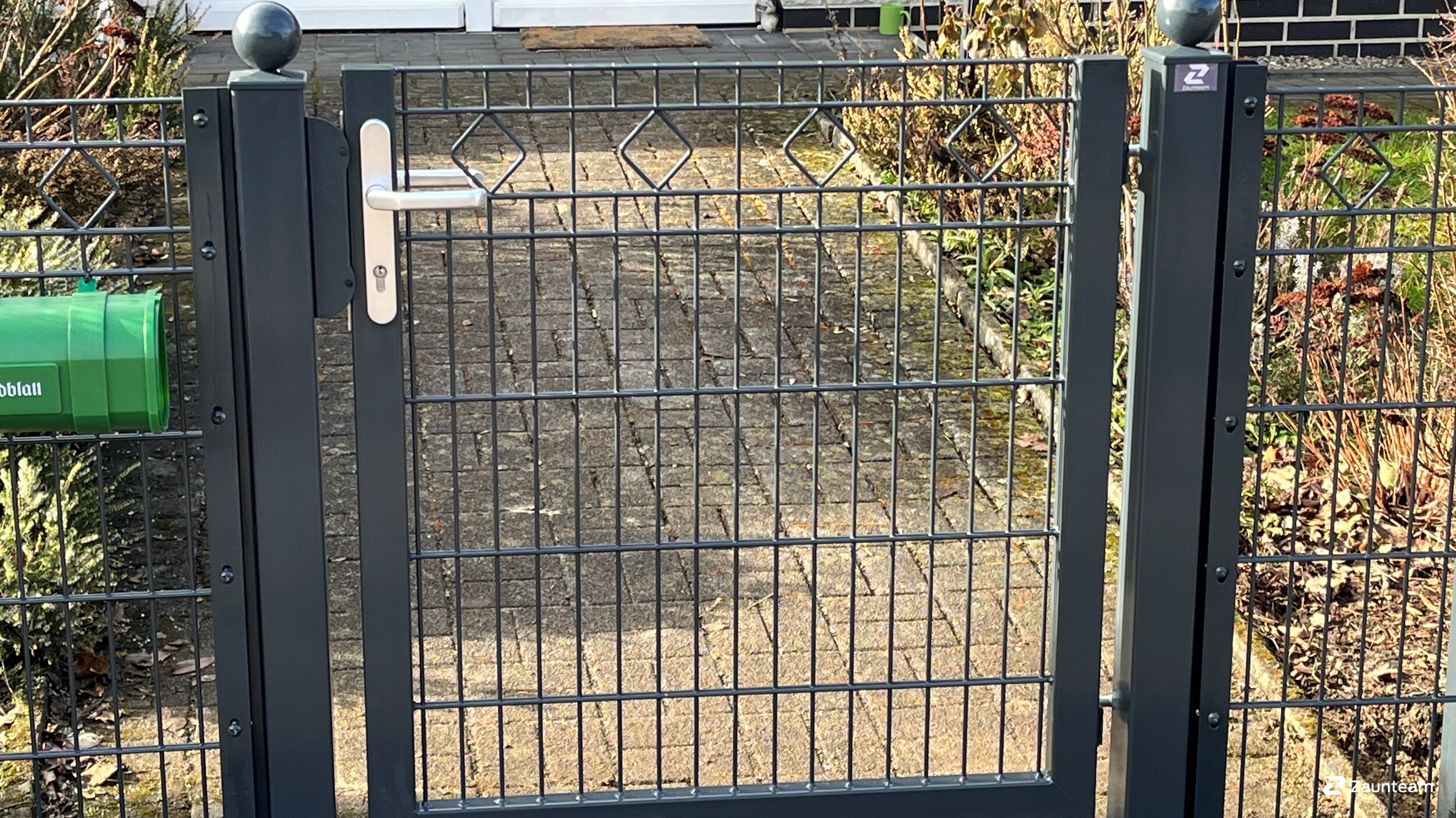 Deko-Doppelstabmattenzaun aus dem 2026 in 23863 Bargfeld-Stegen Deutschland von Zaunteam Südostholstein.