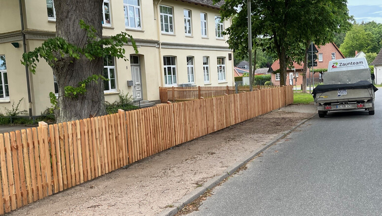 Lärchenzaun aus dem 2025 in 23689 Pansdorf Deutschland von Zaunteam Südostholstein.