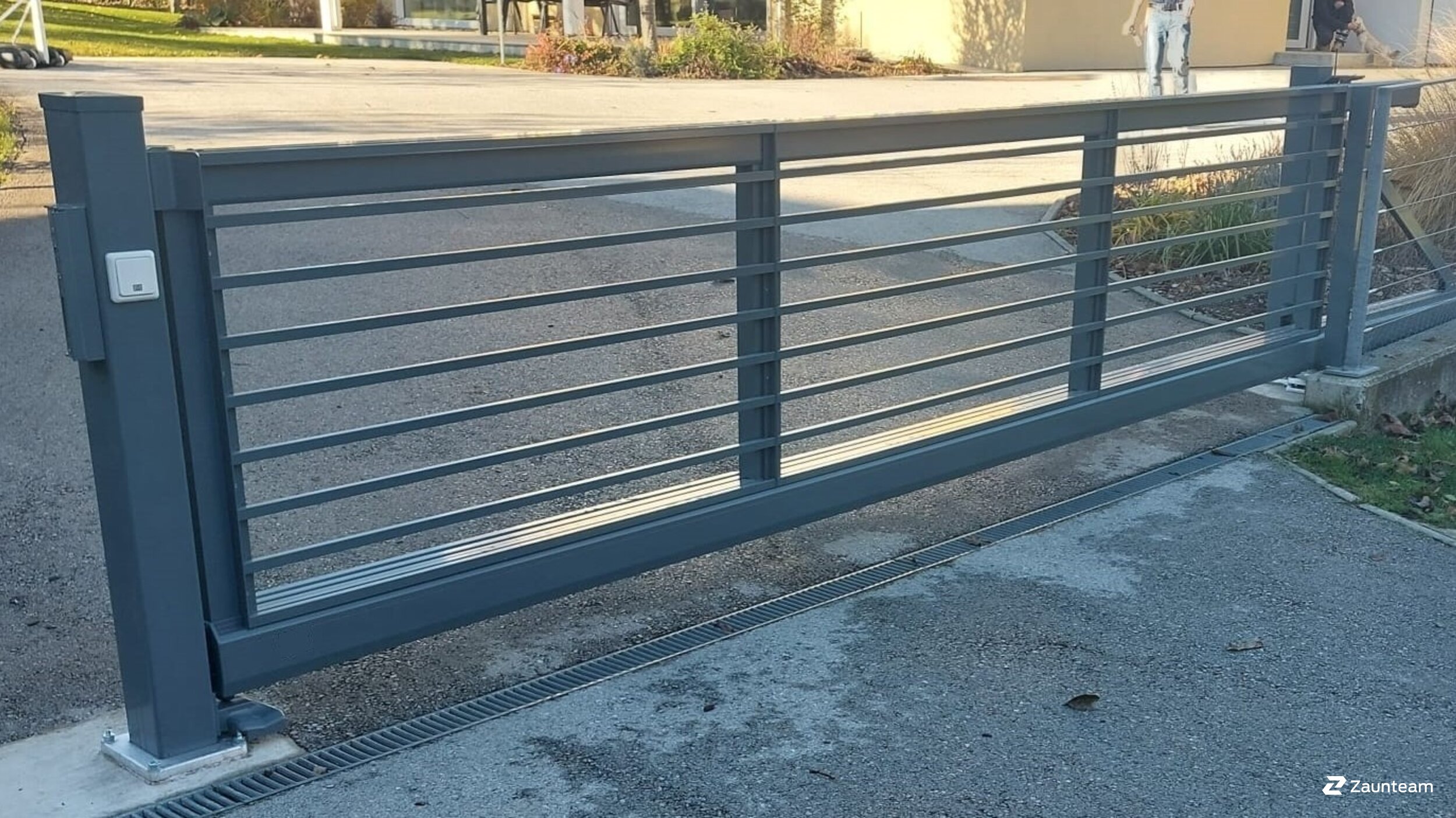 Automatische Tore aus dem 2023 in 8232 Grafendorf Österreich von Zaunteam Oststeiermark.
