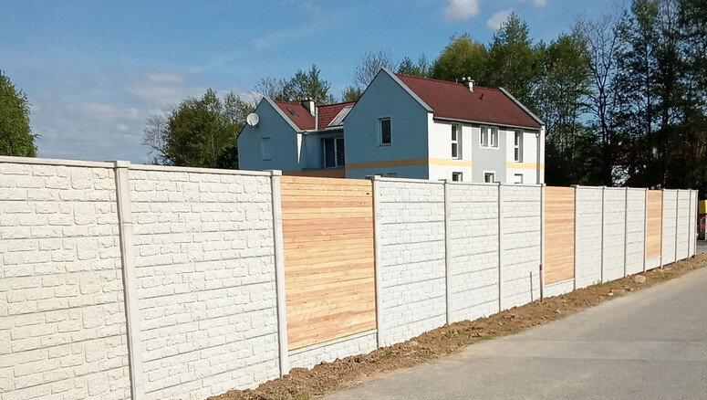 Betonzaun aus dem 2025 in 8230 Hartberg Österreich von Zaunteam Oststeiermark.