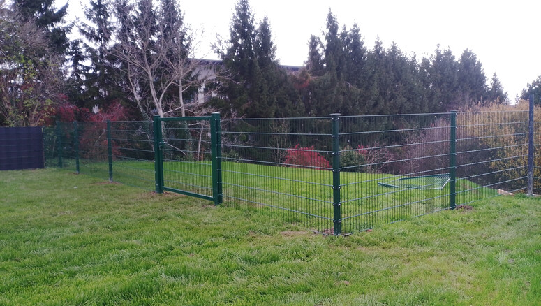 Doppelstabmattenzaun aus dem 2025 in 7503 Großpetersdorf Österreich von Zaunteam Oststeiermark.