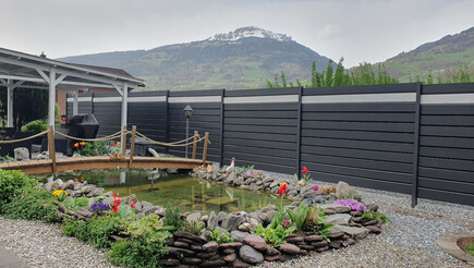 Protection brise-vue en aluminium de 2024 à 8892 Berschis Suisse de Zaunteam Heidiland.