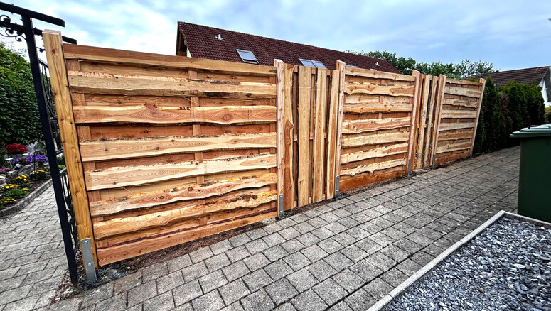 Holz Sichtschutz aus dem 2025 in 8953 Dietikon Schweiz von Zaunteam Zürich.