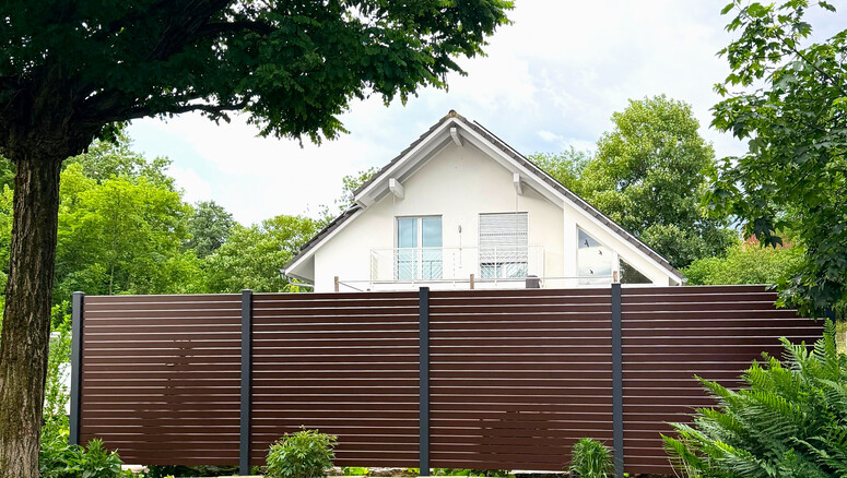 Aluminium Sichtschutz aus dem 2026 in 8962 Bergdietikon Schweiz von Zaunteam Zürich.