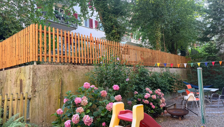 Palisadenzaun aus dem 2026 in 8002 Zürich Schweiz von Zaunteam Zürich.