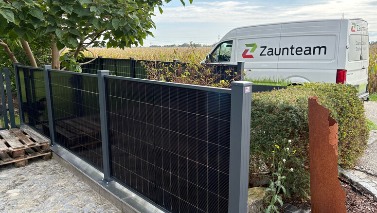 Solarzaun aus dem 2026 in 4600 Wels Österreich von Zaunteam Haunschmid.